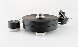 TRANSROTOR Max Nero, Rega RB 330 в салоне HiFi Audio в СПб